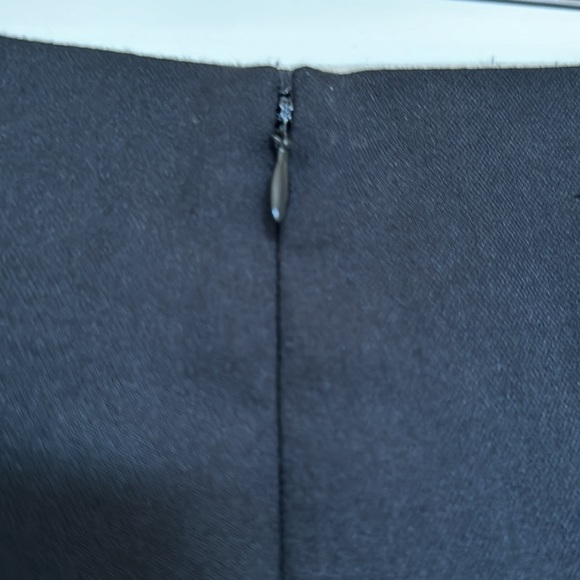 Banana Republic Black knee length skirt - Picture 6 of 9